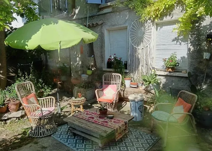 Casa Artemisia Lungo Il Fiume Con Giardino Privato